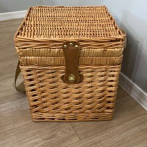 Picnic basket